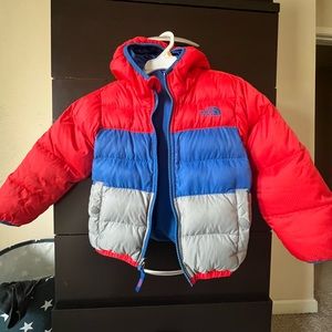 North Face reversible bubble jacket. Gently used and in great condition.